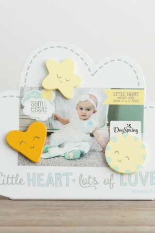 081983636813 Little Heart Magnetic Photo Frame